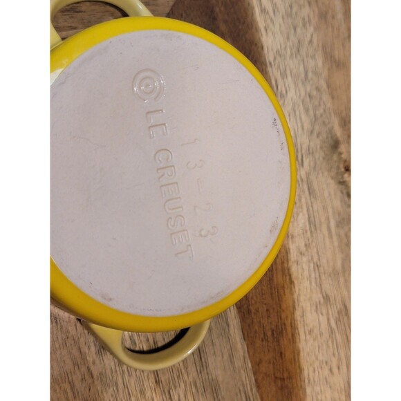 Le Creuset Stoneware Baking Mini Cocotte Ramekin 8oz Sunflower Yellow Set of 2 - Picture 4 of 4
